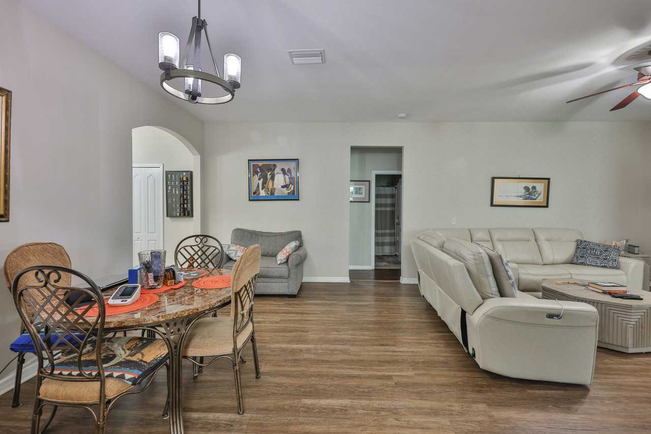 1703 Bonita Bluff Ct - Photo 4 of 27