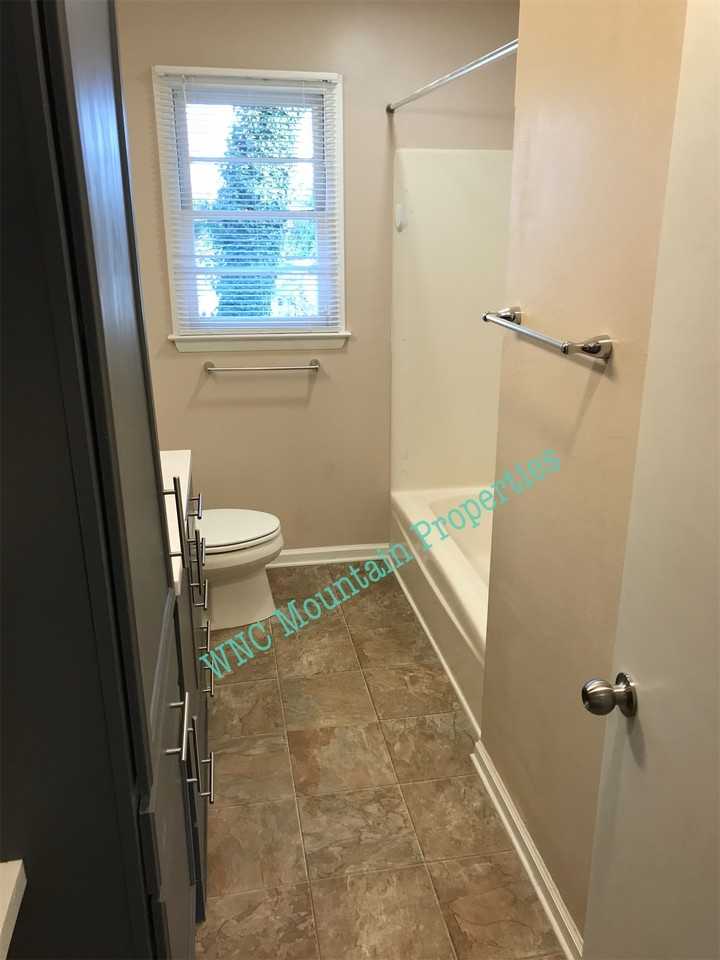 101 Chariton Ave #1 - Photo 5 of 9