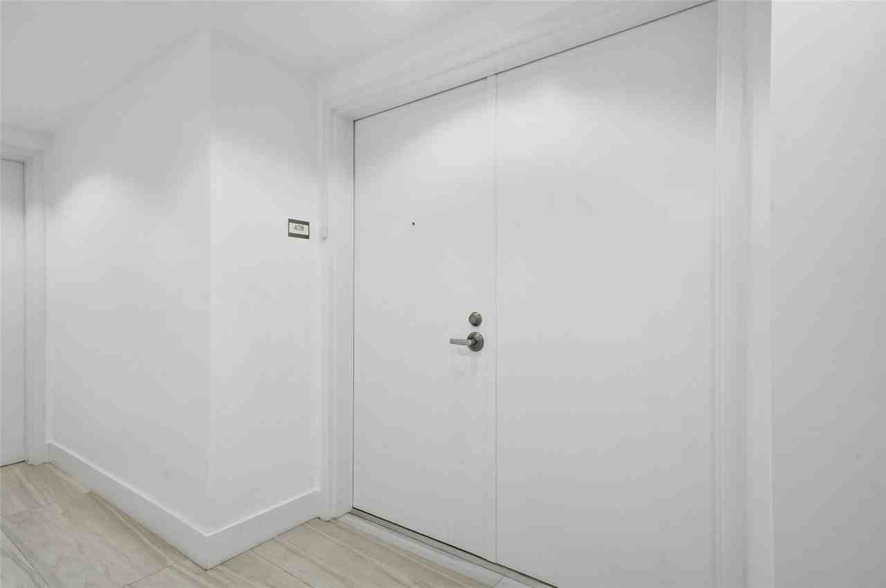 3030 Ne 188th St - Photo 4 of 50