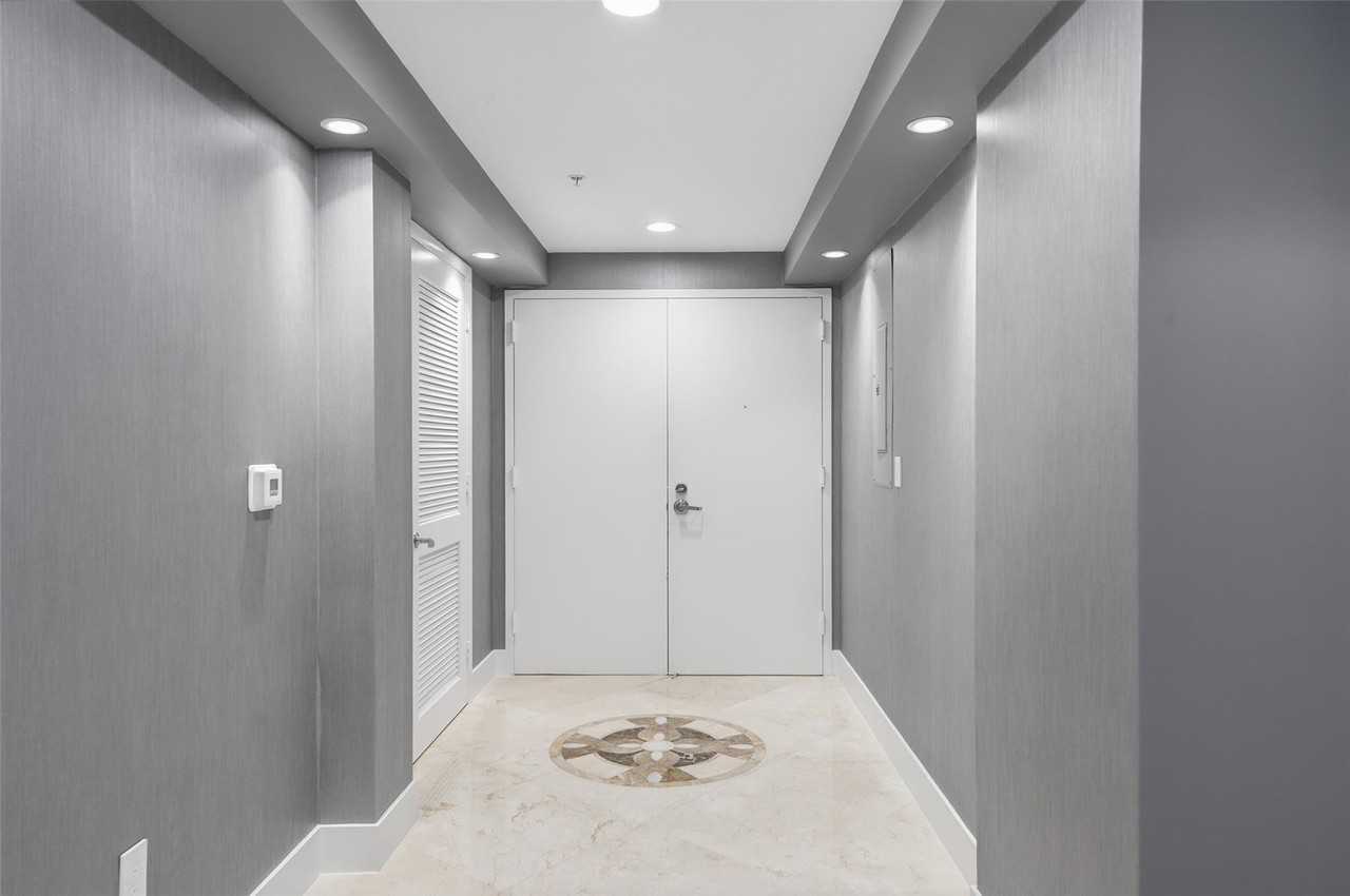 3030 Ne 188th St - Photo 6 of 50