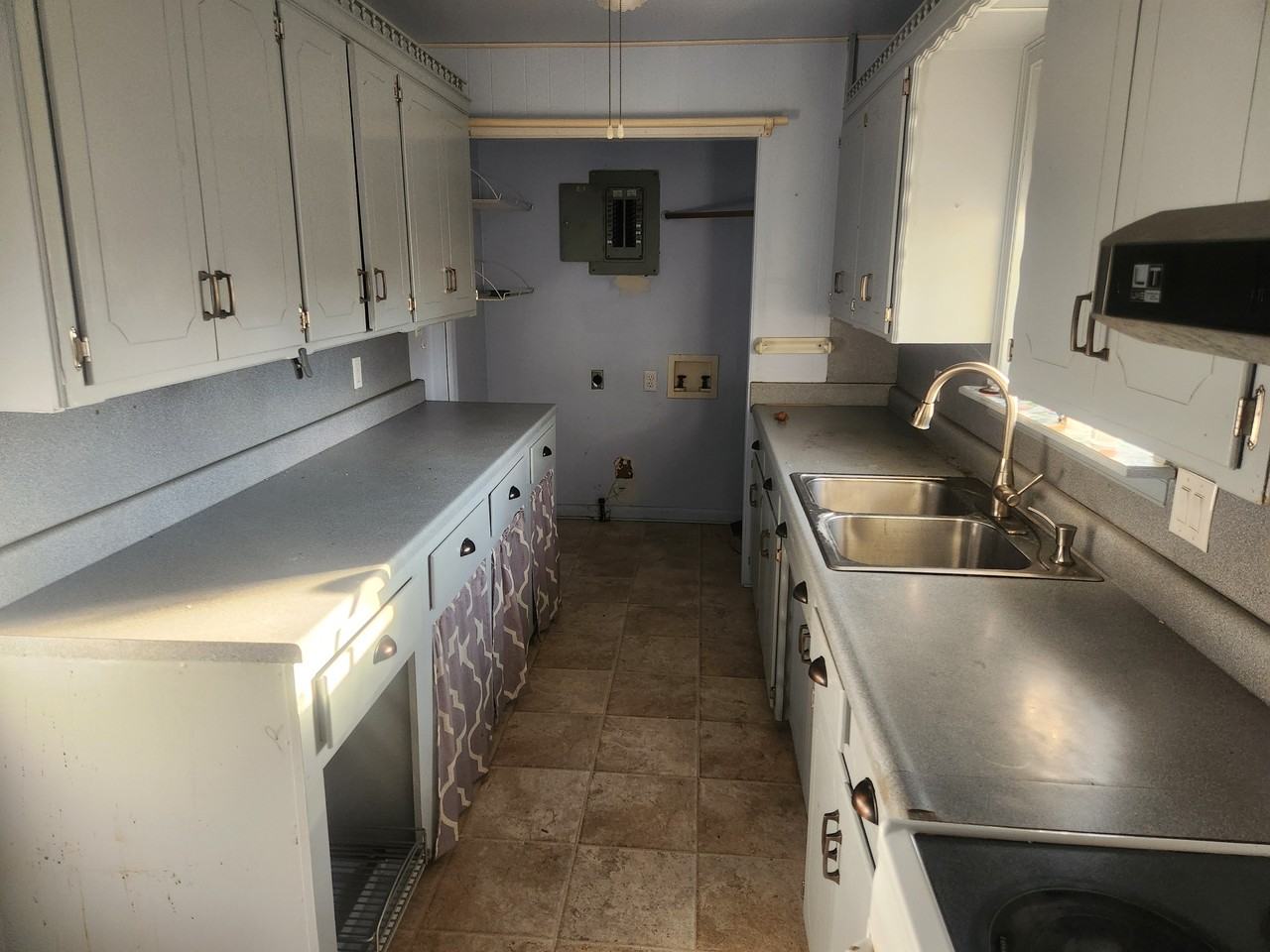 137 N Elizabeth St - Photo 6 of 17