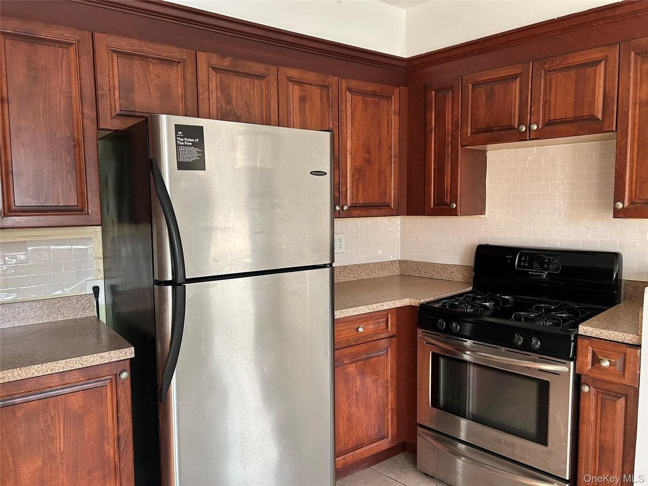 126 Deer Park Ave - Photo 2 of 13
