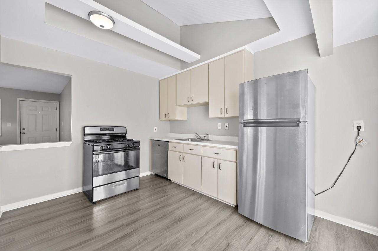 25163 Wiseman St #1 - Photo 4 of 11