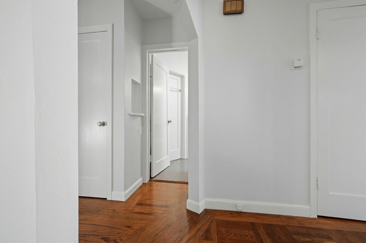 4439 Kirkham St - Photo 5 of 33