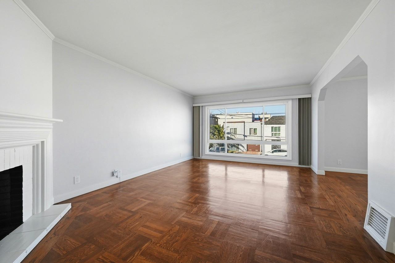 4439 Kirkham St - Photo 7 of 33