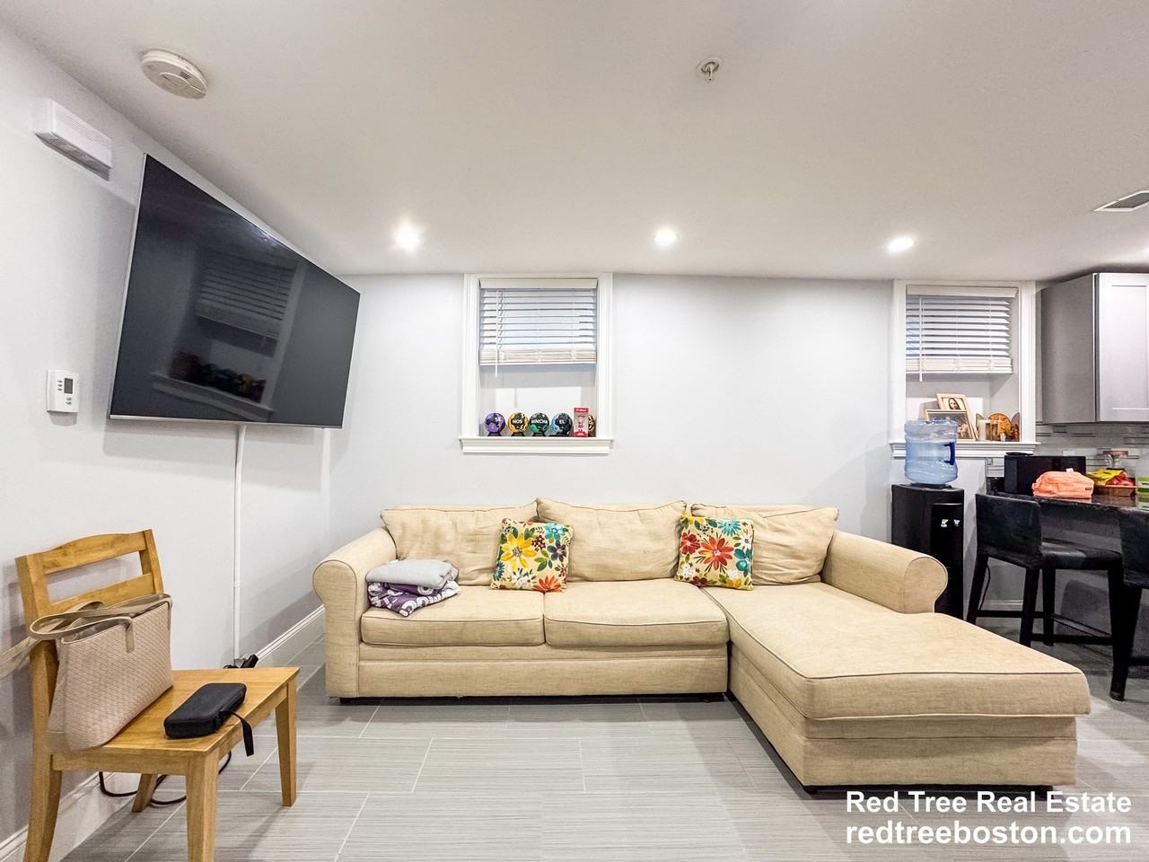 62 Hecla St #B - Photo 3 of 13