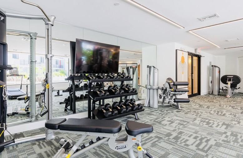 519 Nw 26th St #809 - Photo 3 of 10