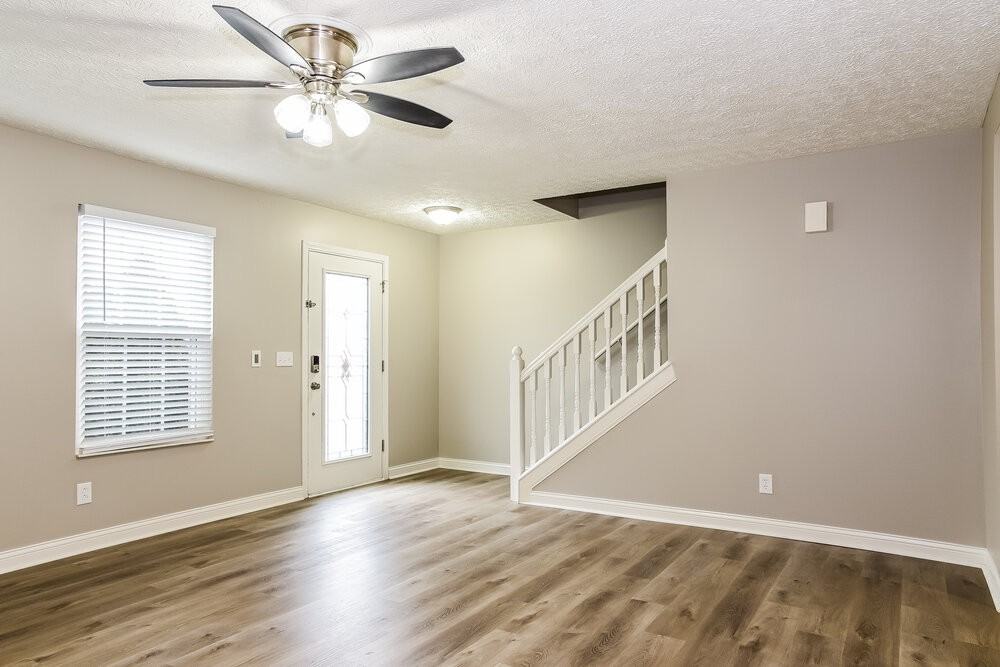 433 Furman St - Photo 5 of 18