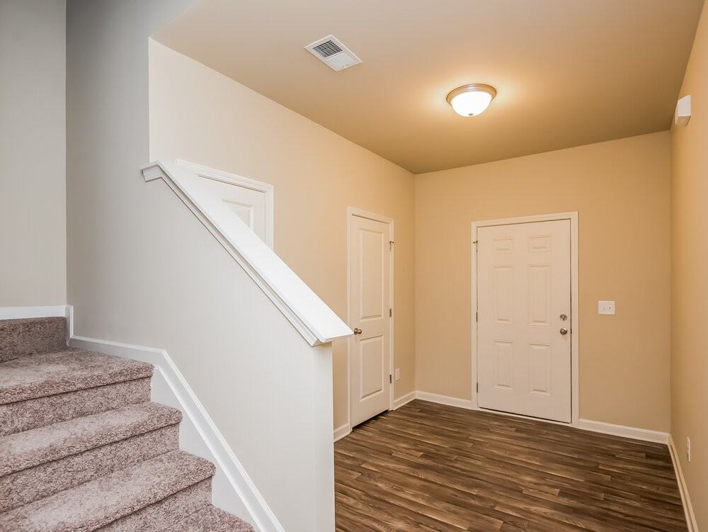 260 Stillwood Dr - Photo 2 of 17