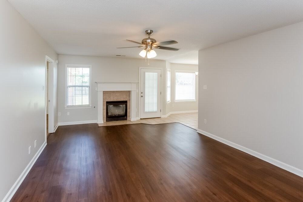 1110 Greenwich Dr - Photo 4 of 17