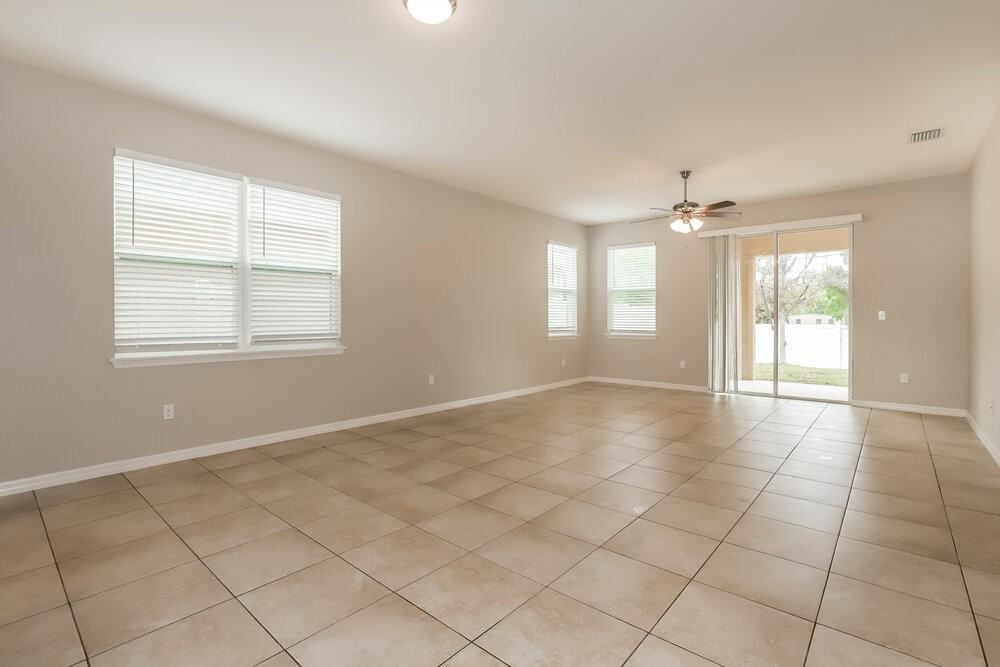 10616 Scenic Hollow Dr - Photo 4 of 17