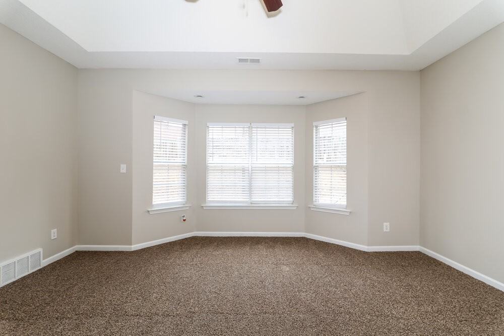 10222 Green Moss Dr N - Photo 6 of 15