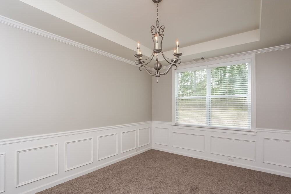 2528 Mockingbird Ln - Photo 4 of 17