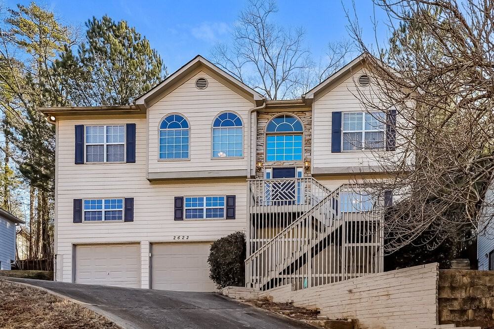 2622 Mcguire Dr Nw - Photo 5 of 18