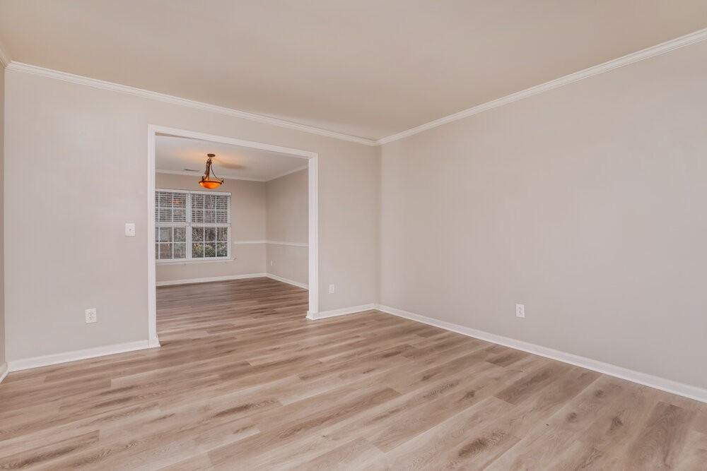 409 Pyracantha Dr - Photo 5 of 17