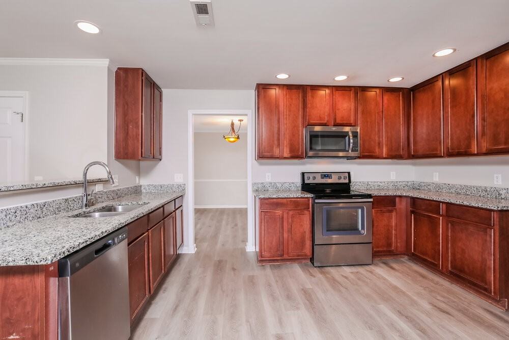 409 Pyracantha Dr - Photo 7 of 17