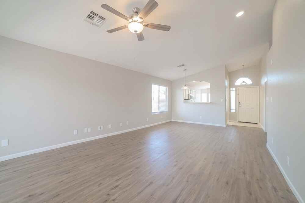 8808 W Adam Ave - Photo 5 of 19