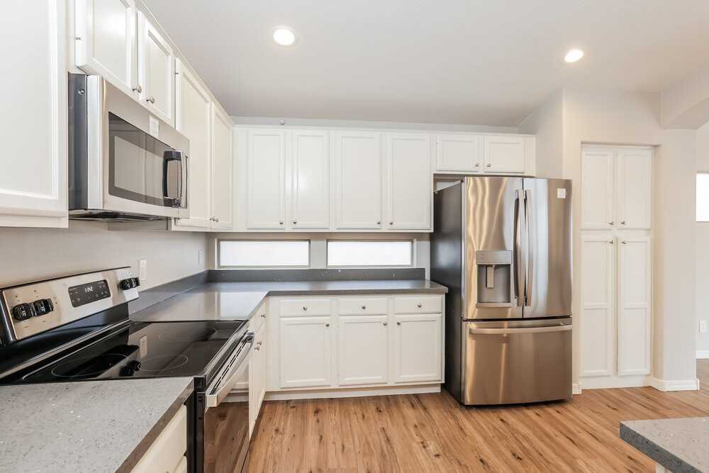 6794 W Quail Ave - Photo 7 of 19