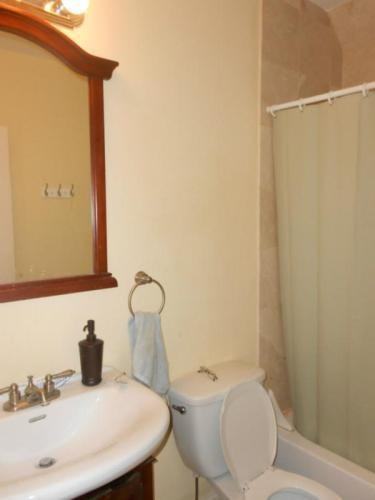 135 Hillside St #1 - Photo 6 of 27