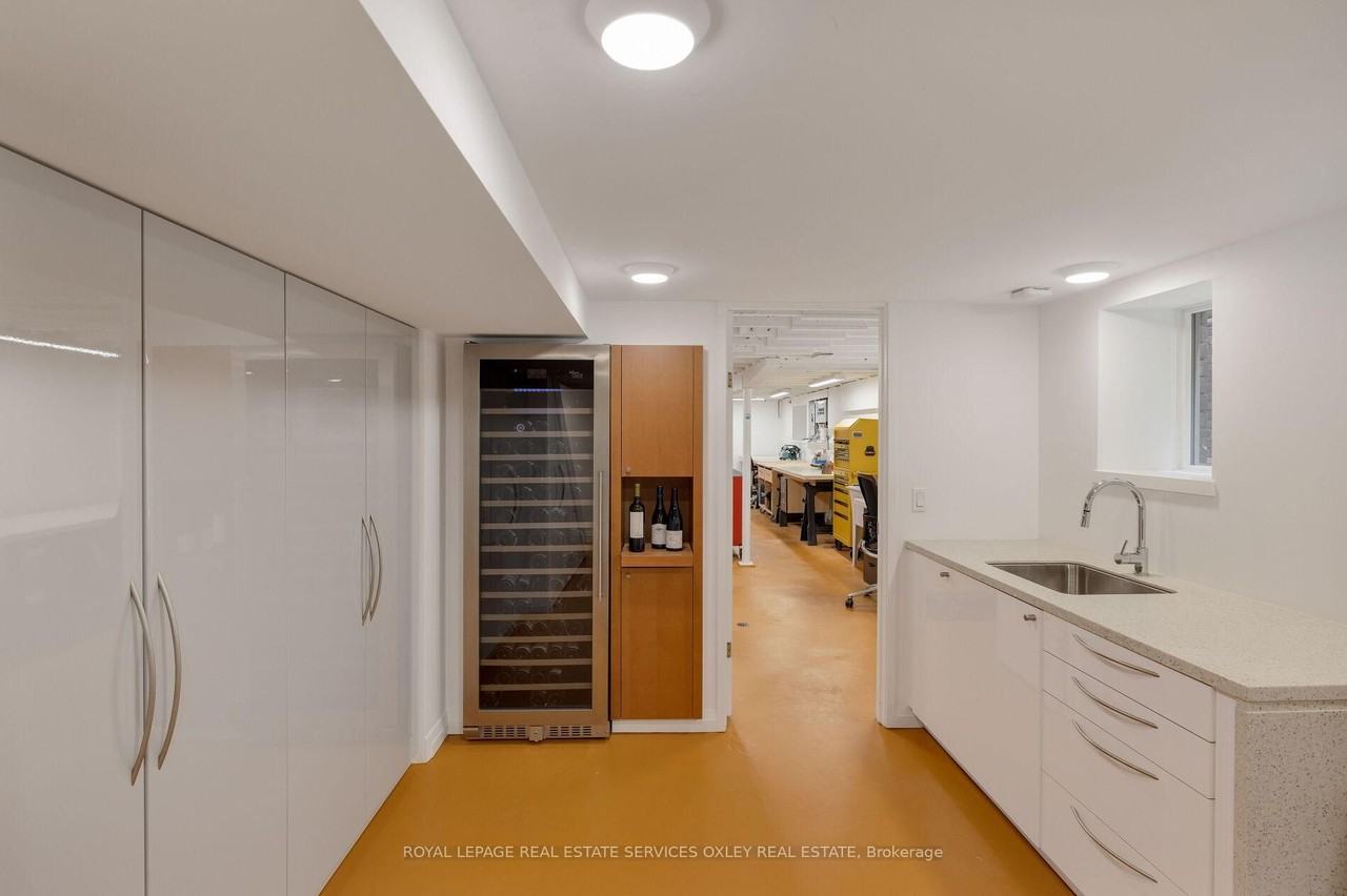 32 Borden Street - Photo 4 of 31