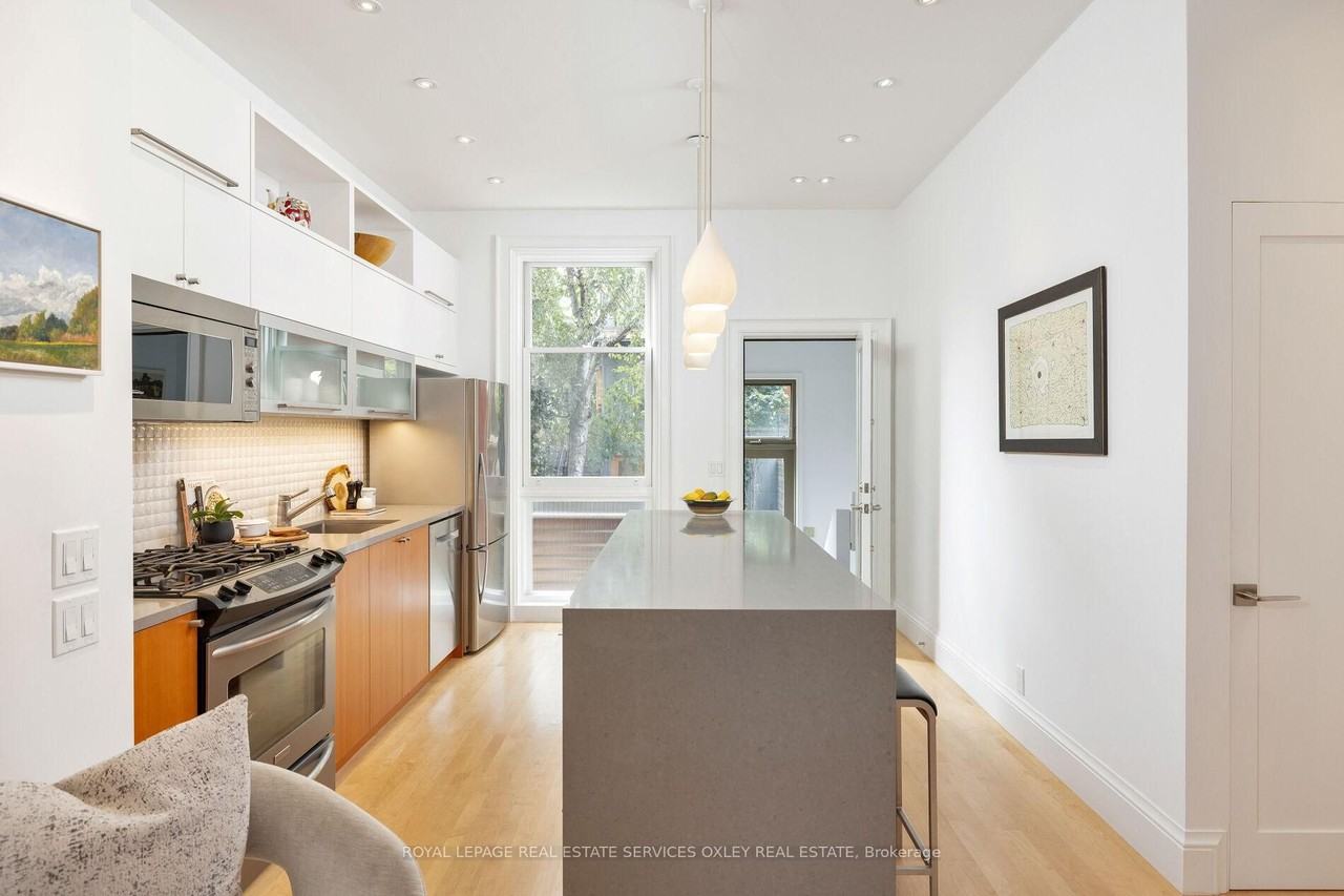 32 Borden Street - Photo 6 of 31