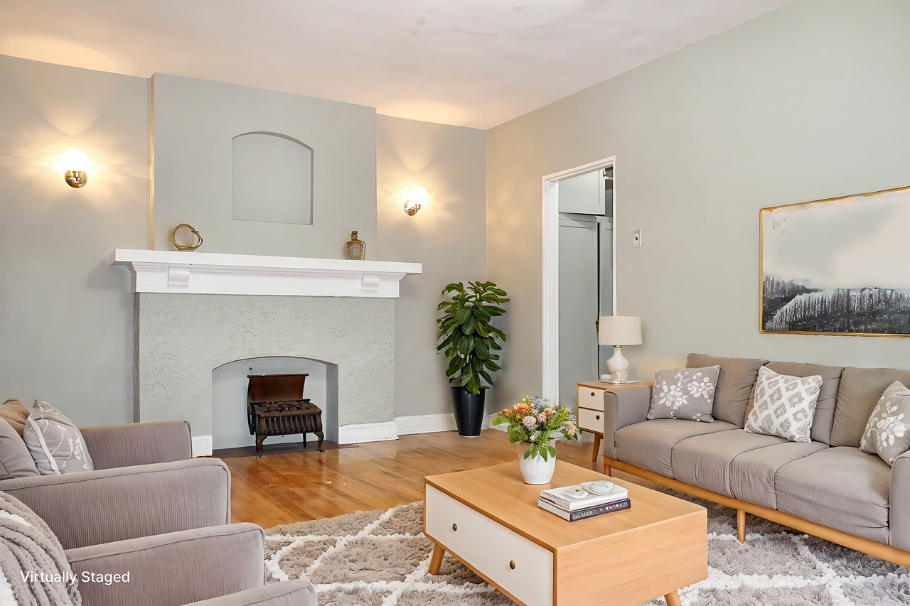 Montrose Manor - Photo 3 of 14