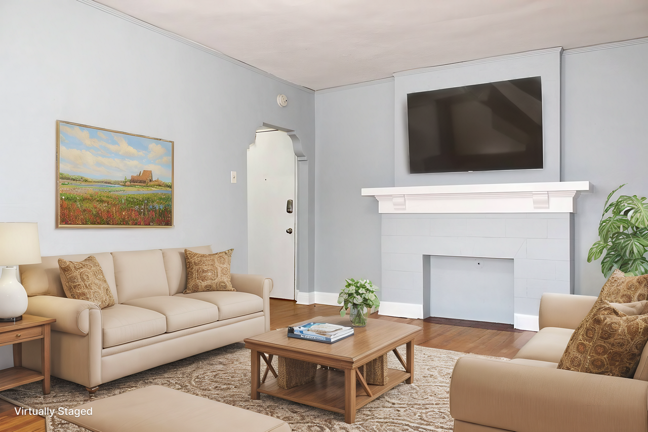 Montrose Manor - Photo 4 of 14