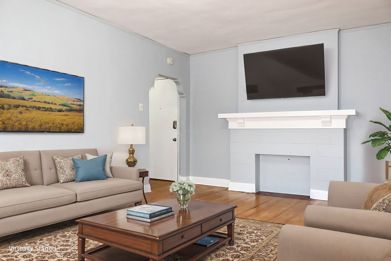 Montrose Manor - Photo 6 of 14