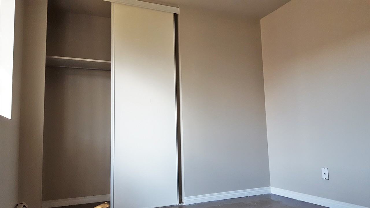 Pine Manor - Photo 3 of 7