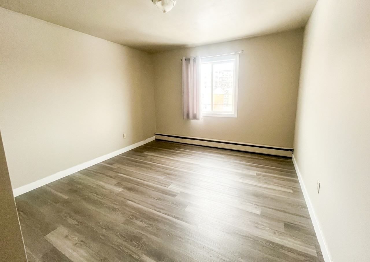 Rae 3900 - Photo 7 of 9