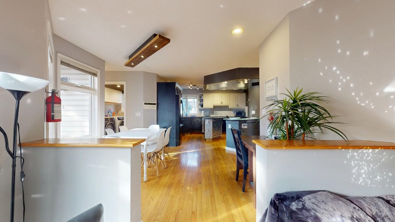 239 29 Avenue Northwest - Photo 4 of 42