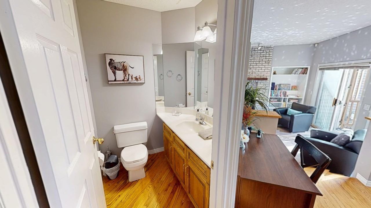 239 29 Avenue Northwest - Photo 7 of 42