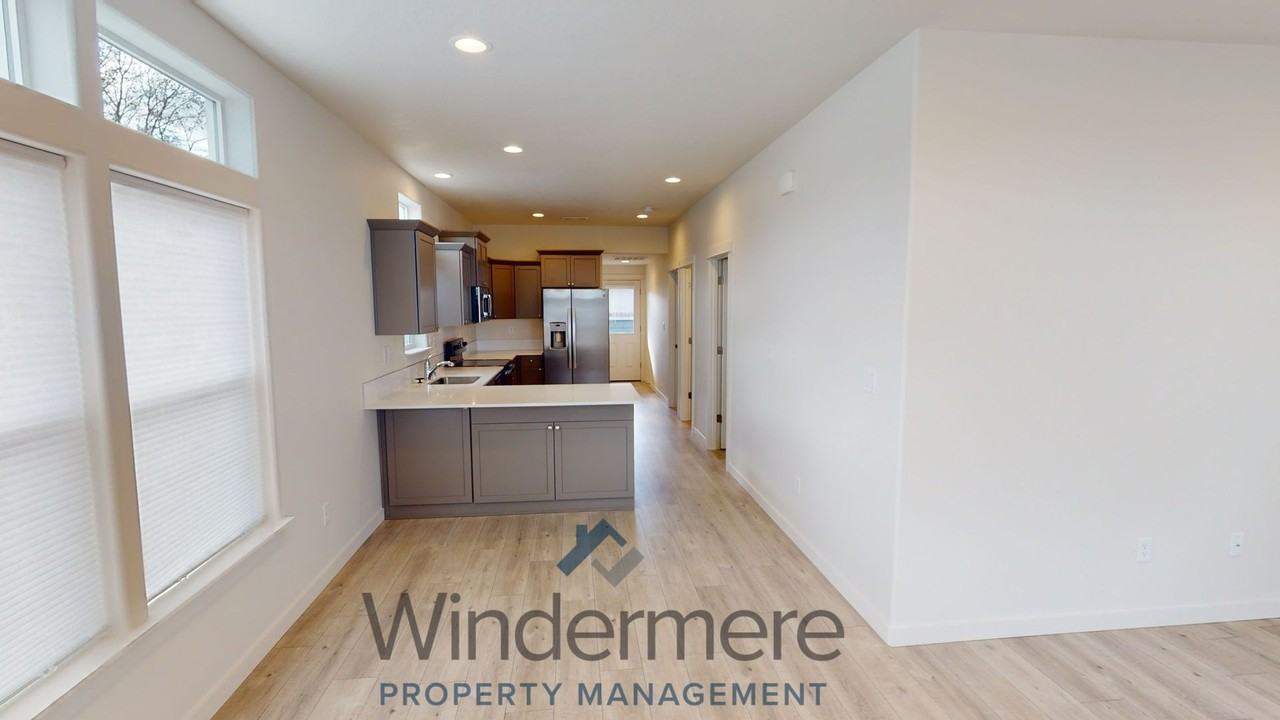 Avery Estates - Photo 5 of 28