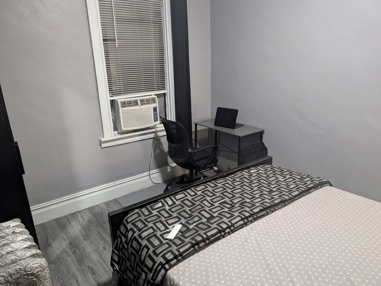 32-13 103rd Street - Photo 2 of 16