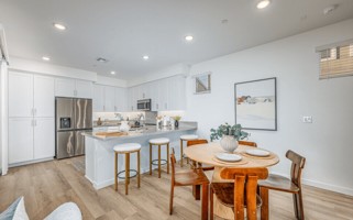 featured image of 909 W 1st St