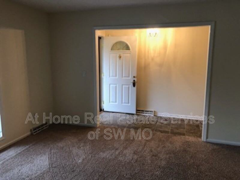 2437 S Virginia Ave - Photo 2 of 13