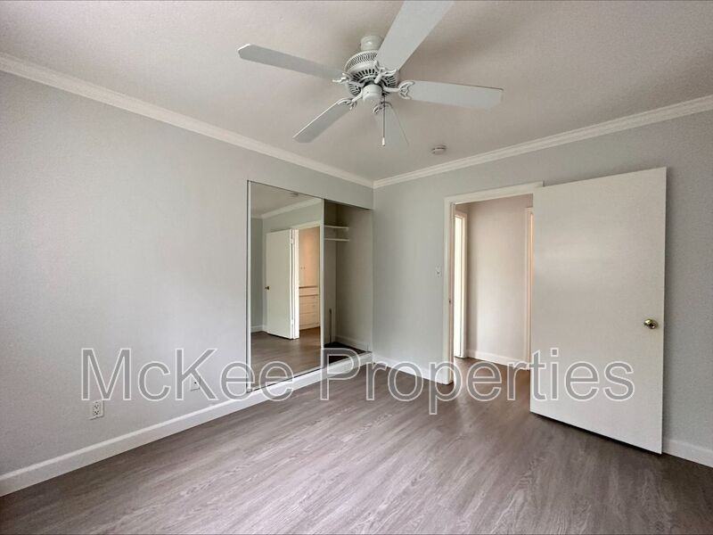 907 Hayes Ave #B - Photo 5 of 7