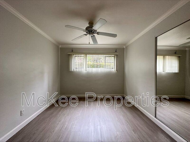 907 Hayes Ave #B - Photo 6 of 7