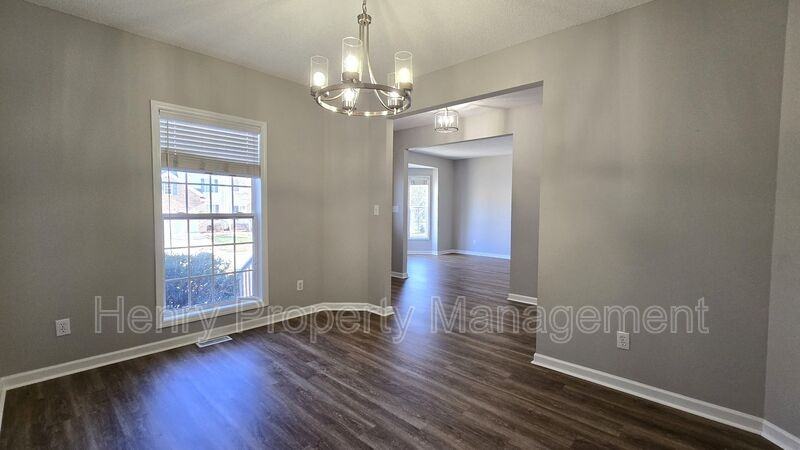 612 Park York Ln - Photo 3 of 8