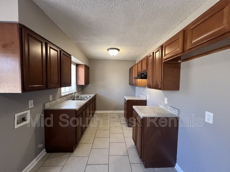 4626 Windward Cv - Photo 4 of 14