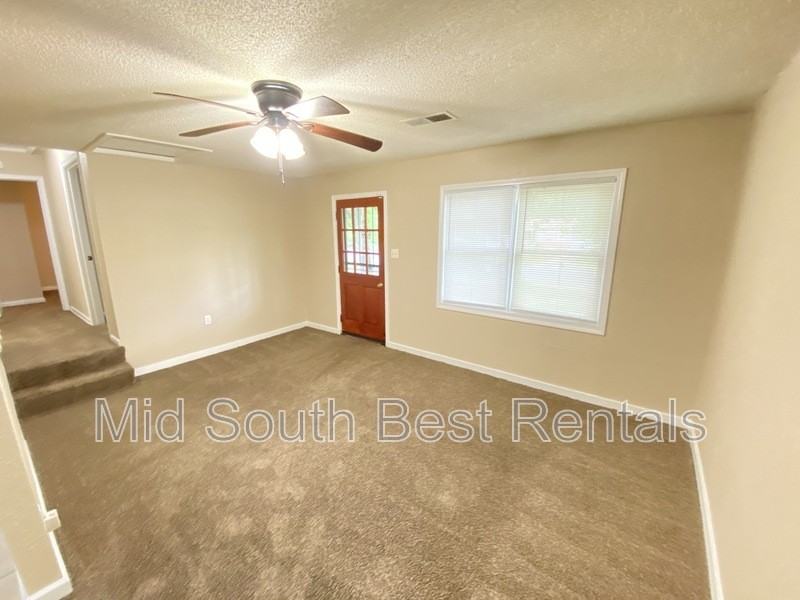 4592 Sunnybrook St - Photo 2 of 12