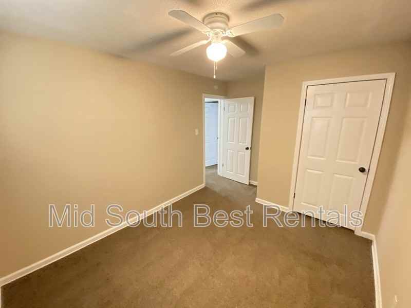 4592 Sunnybrook St - Photo 6 of 12