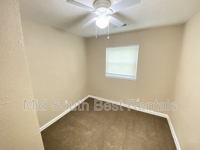 4592 Sunnybrook St - Photo 7 of 12