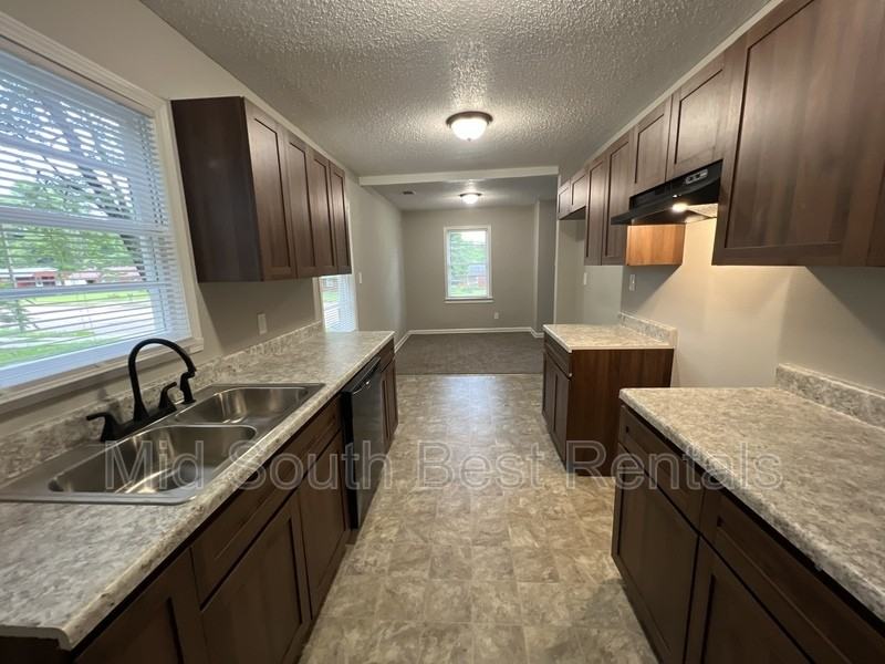 521 E Shelby Dr - Photo 3 of 13