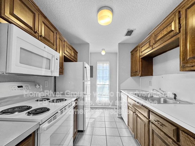 1817 Hunters Ridge Rd - Photo 6 of 22