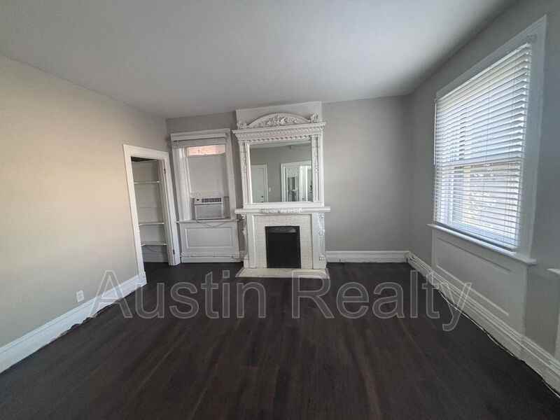 322 N Newstead Ave #2W - Photo 5 of 8