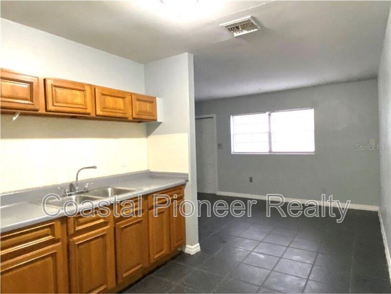 9502 N 11th St #A - Photo 4 of 9