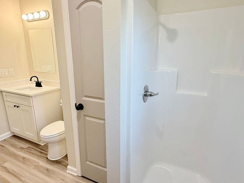 751 W Lloyd St #B - Photo 7 of 11