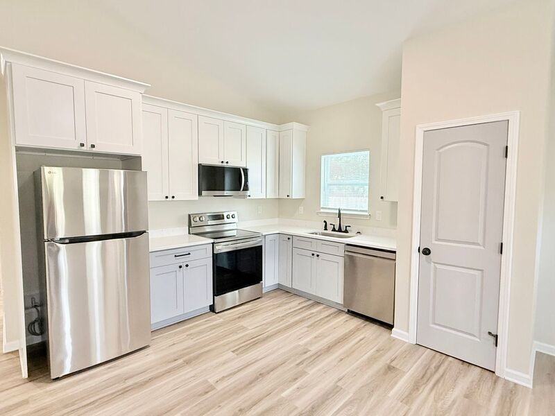 751 W Lloyd St #A - Photo 3 of 11