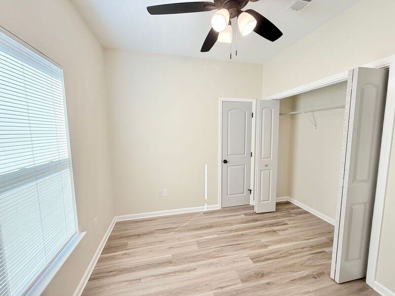 751 W Lloyd St #A - Photo 6 of 11